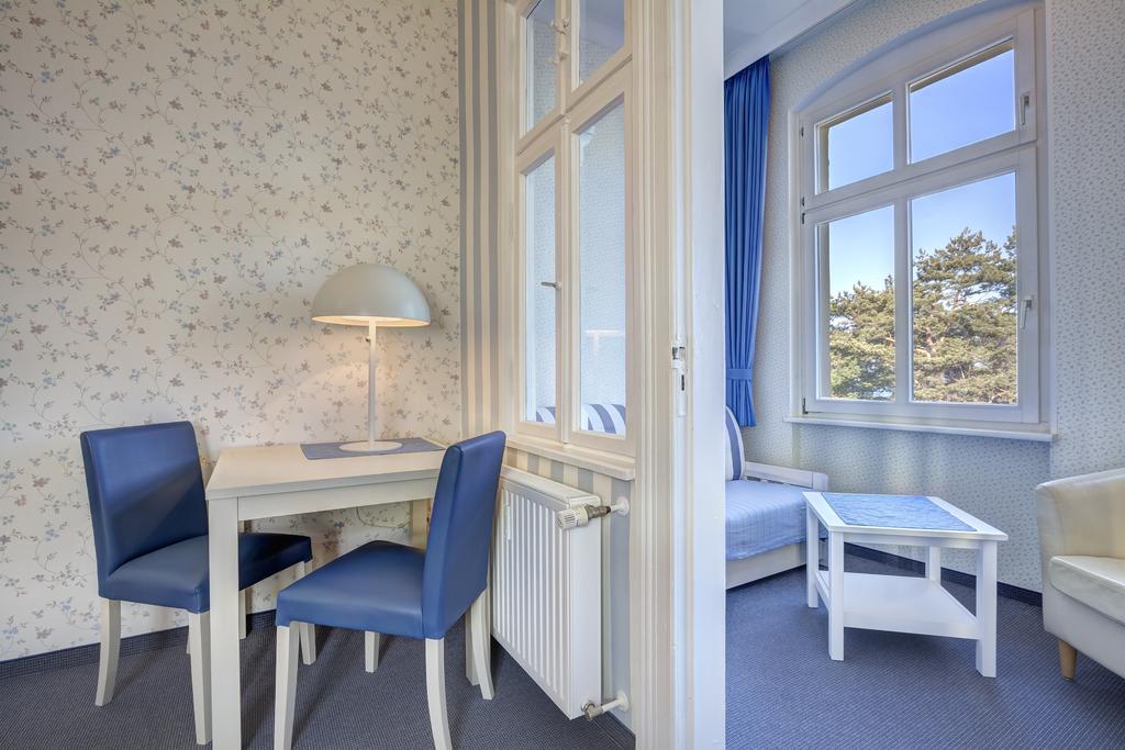 Hotel Villa Seeschloesschen ゼーバート・ヘリングスドルフ エクステリア 写真