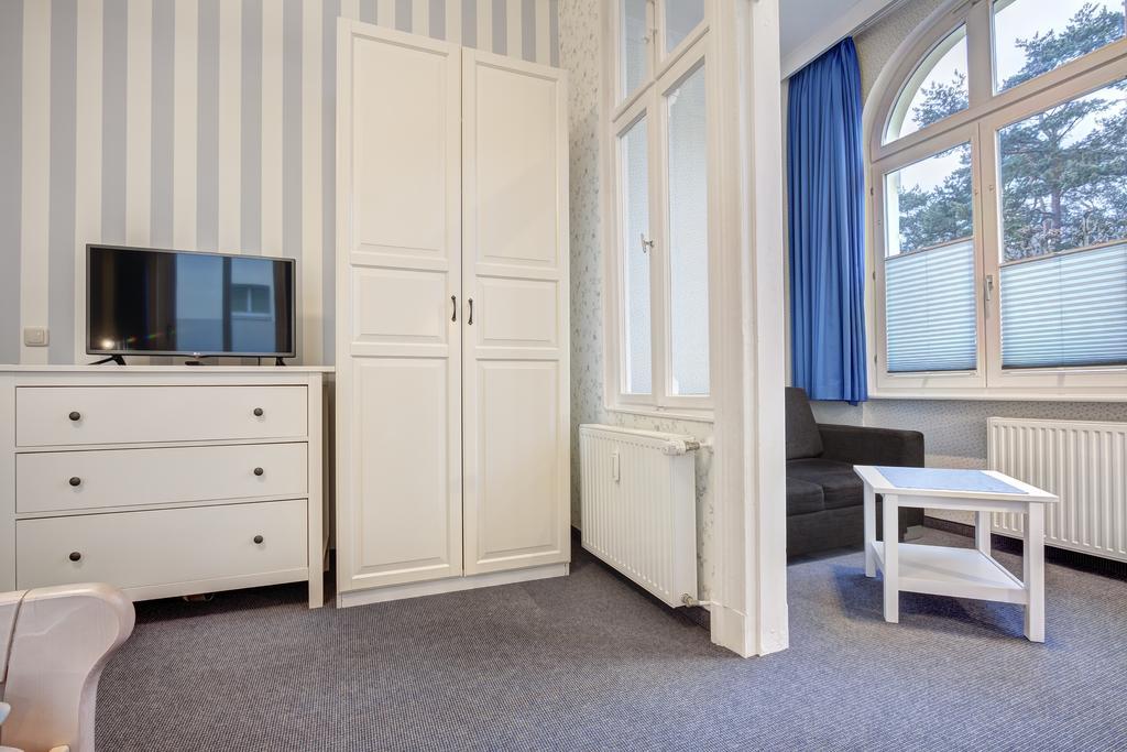 Hotel Villa Seeschloesschen ゼーバート・ヘリングスドルフ エクステリア 写真