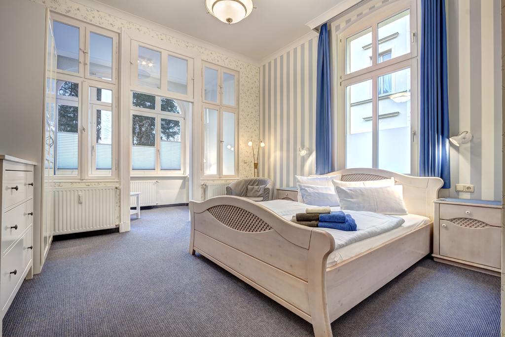 Hotel Villa Seeschloesschen ゼーバート・ヘリングスドルフ エクステリア 写真